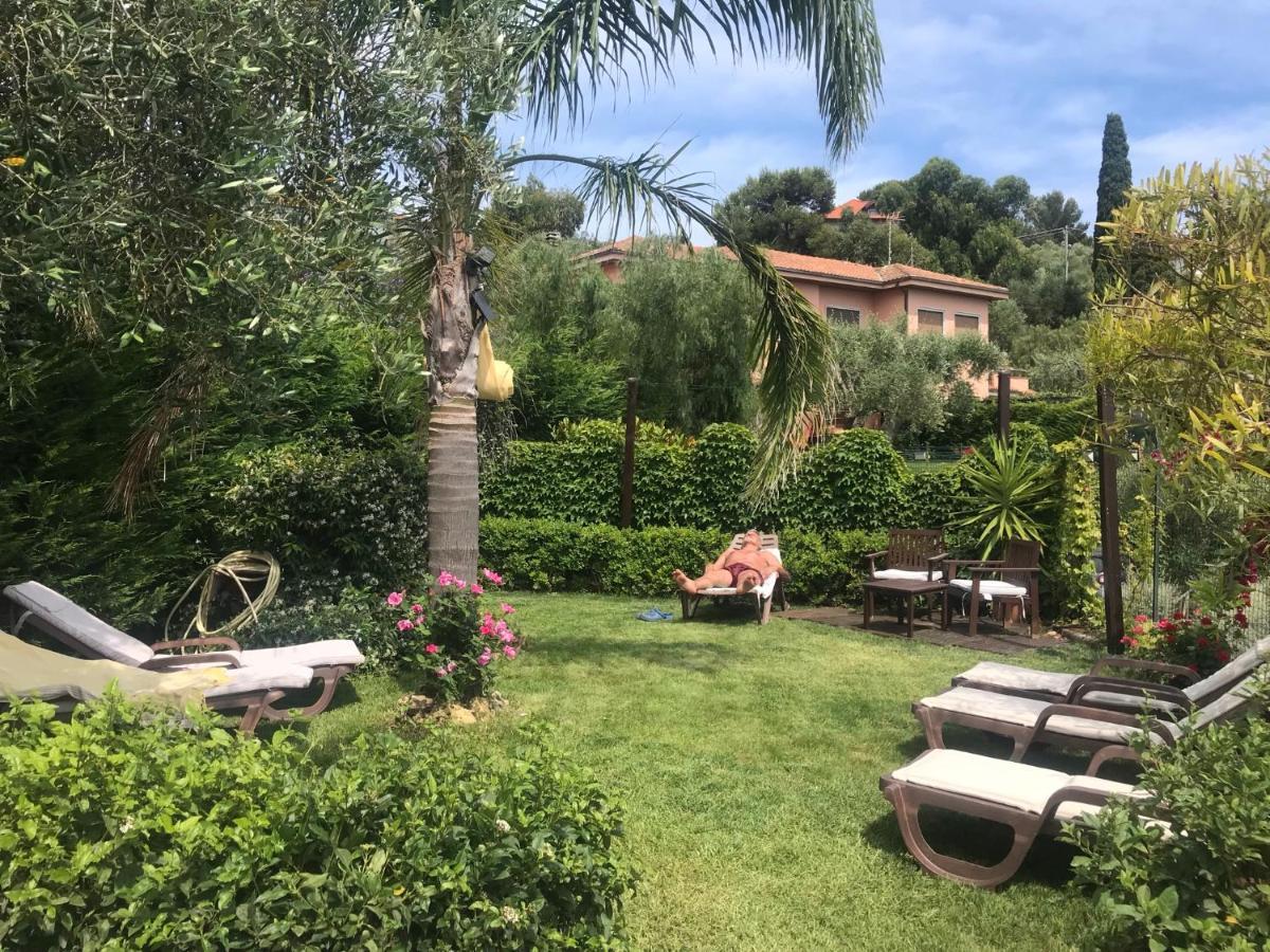 Le Jardin Sur Mer Avec Bike Et Mtb Tour Imperia Exterior foto