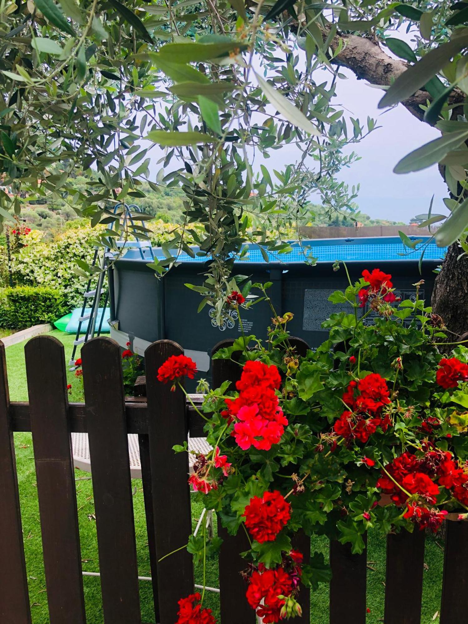 Le Jardin Sur Mer Avec Bike Et Mtb Tour Imperia Exterior foto